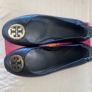 Tory Burch Minnie Travel Ballet with Metal Logo size 13